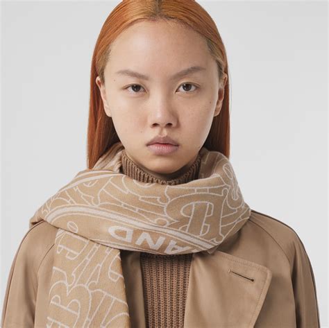 burberry jacquard logo scarf|Lightweight Logo Graphic Cashmere Jacquard Scarf in Camel.